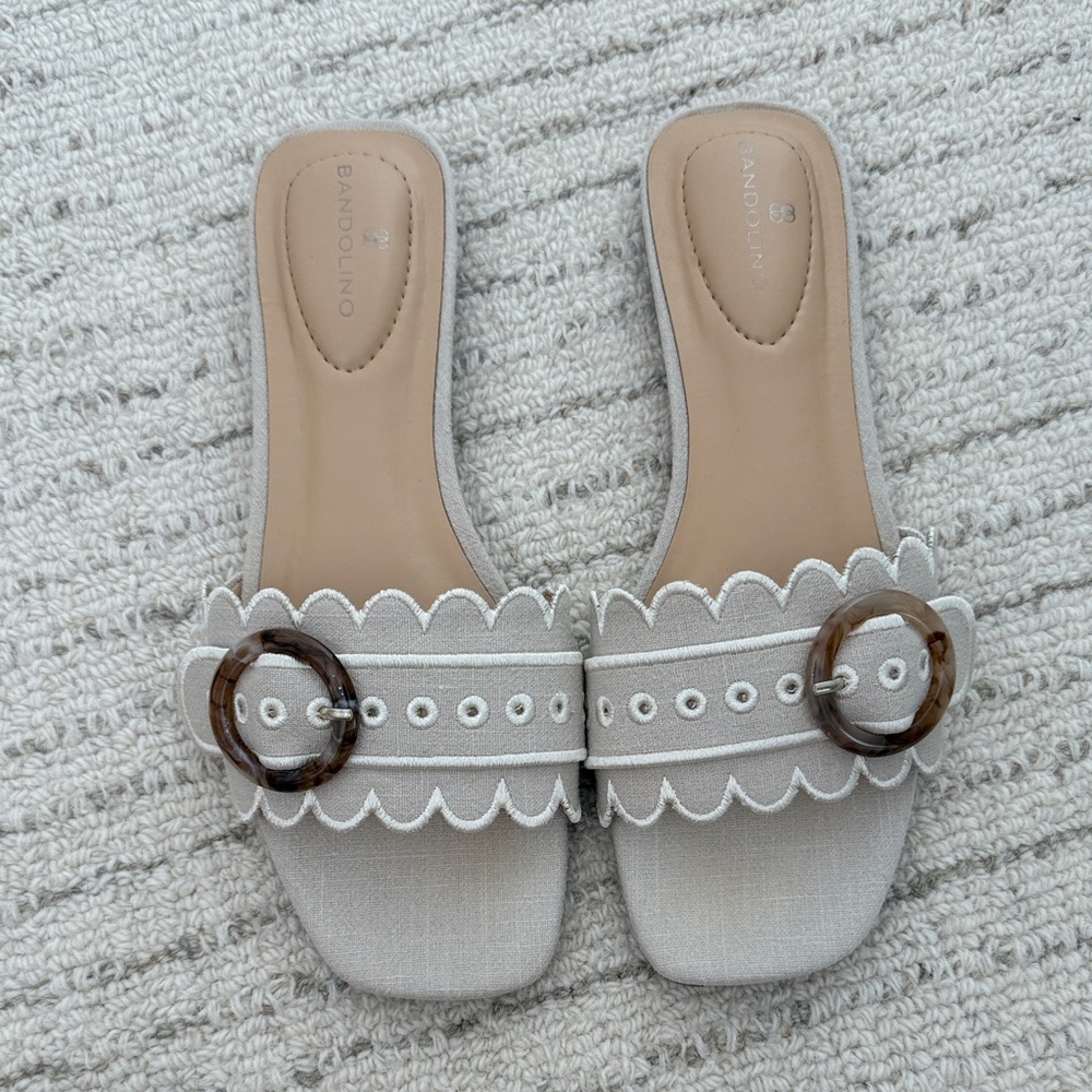 Bandolino Silla Women's Scallop Slide Sandals with Buckle
